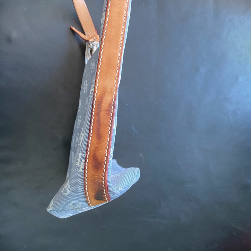 Dooney & Bourke Shoulder Bag - Picture 4 of 15
